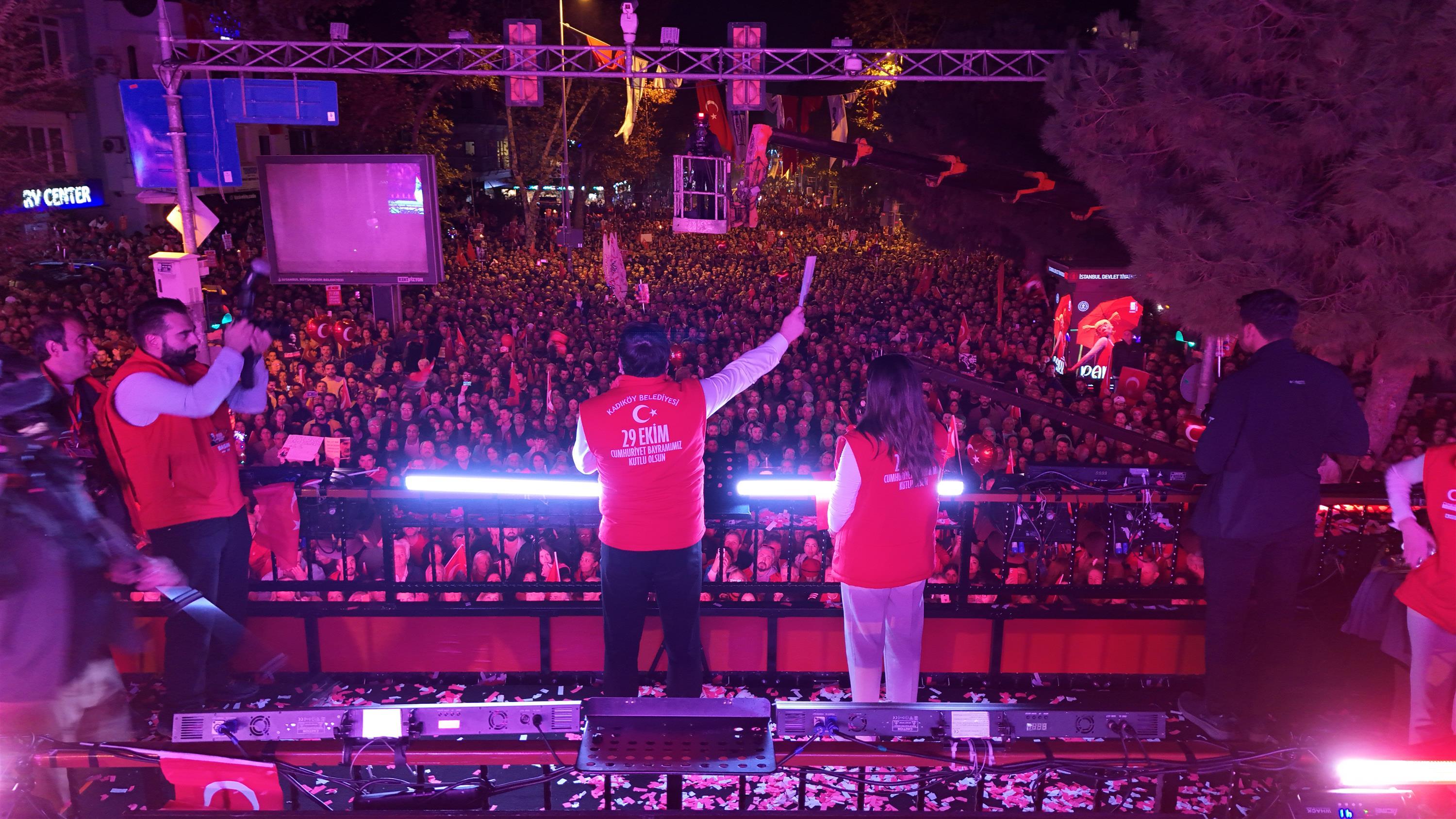 Kadıköy’de Milyonlar Cumhuriyet İçin Yürüdü