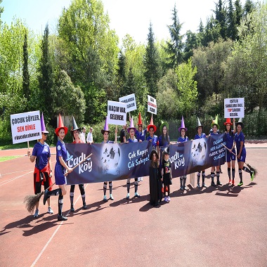 Kadıköy’de Kadınlar Şiddete Karşı Birlikte Güçleniyor